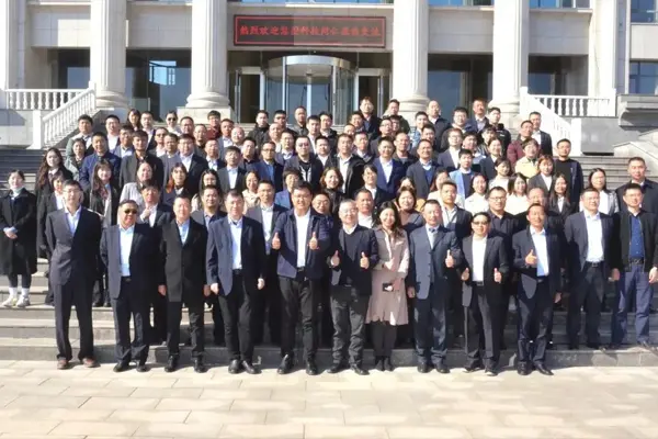 Accelerate integration and promote high-quality development DAYU Irrigation Group and Huitu Technology held an exchange symposium
